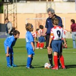20091107_181 El colegiado con los capitanes del partido