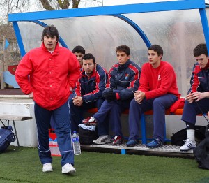 Enric Canovas en el banquillo del Margaritense