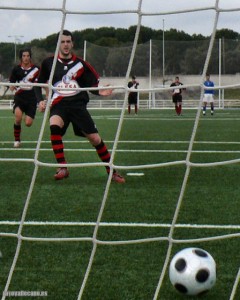 Nico consigue un gol frente a Las Rozas