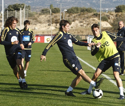 Albert Riera en el entrenamiento de la Española