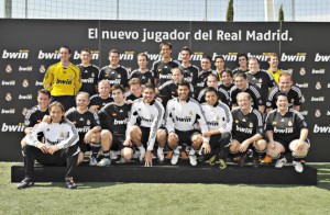 Jugadores con aficionados después del entrenamiento