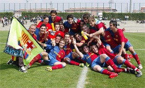 Celebración de la plantilla de alex Garcia