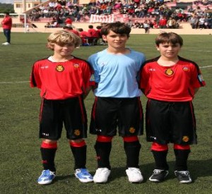 Foto de los tres jugadores de la Penya