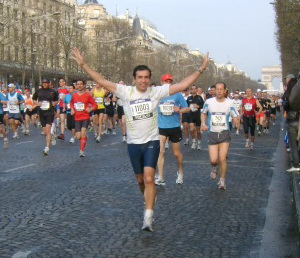 Salvador Fornes en la maraton de Paris