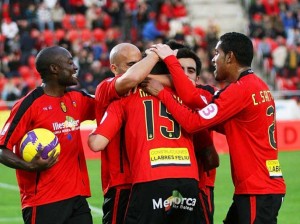 El Mallorca vence y convence en Huelva