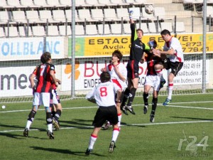 José Sanchez Moragon portero del Reus en acción.