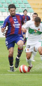 Biel Medina. El central de Ciutadella en un partido con el Eibar