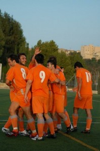 El Campanet celebra un gol