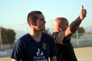 Fran con el mister del Ferriolense Jaime Mut.