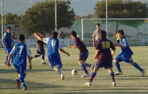 Jugada del partido entre el Ferriolense y el Poblense