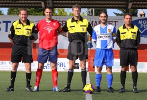 Oscar Albiol con los asistentes y capitanes del partido