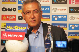 manzanosequedat Manzano se queda un año más