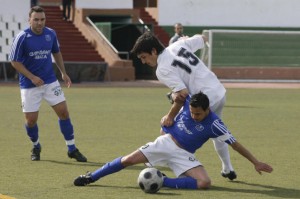 Un instante del partido que jugaron Peña Deportiva y San Rafael.  J.A.R