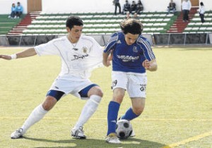 Imagen del partido que disputaron San Rafael y Peña en la ida.  M. COPA