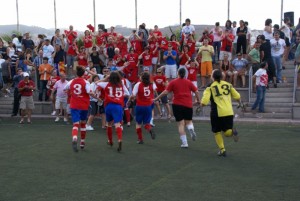 El Collerense celebró en Tenerife el ascenso a Superliga