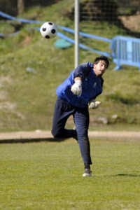 El meta Eneko, en un entrenamiento del Real Oviedo de esta temporada.  LA NUEVA ESPAÑA