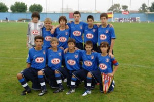 Fajarnés tercero por la izquierda de arriba.