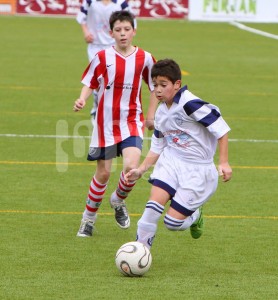 Un jugador del Patronato con el balón.