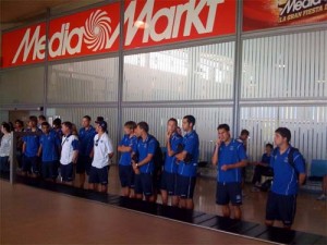 Aeropuerto de Tenerife. La expedición sportinguista a su llegada al aeropuerto tinerfeño 