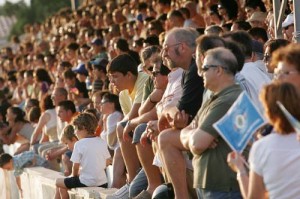 Afición. Las gradas del Municipal pueden volver a llenarse gracias al ascenso y a la política de precios