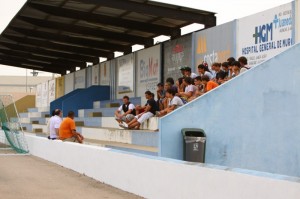 Los Juveniles del alcudia hablando con el Presidente