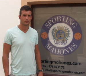 Dani Camacho firma con el Sporting Mahones