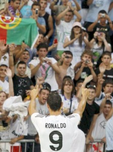 PRESENTACIîN DE CRISTIANO RONALDO EN EL BERNABU Ronaldo presentado en el Bernabeu