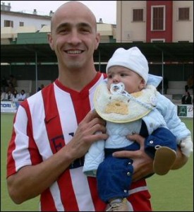 Tomás Mestre, junto a su hijo, cuando jugaba en el Manacor