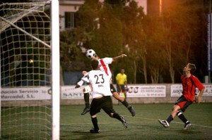 Dos partes diferentes. El primer tiempo fue local y el segundo visitante. Luego los penaltis decidieron