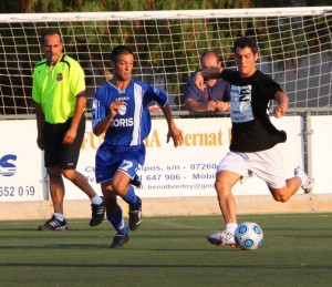 Jugada del partido. Foto O. Riera