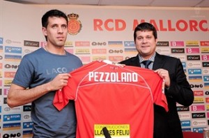 Pezzolano ya es nuevo jugador del RCD Mallorca.