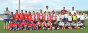 Los equipos participantes en el torneo benjamín, Porreres (rojo), Montuïri y Serverense (blanco).  Foto: B. G.