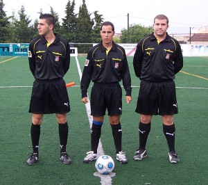 Trio arbitral del partido