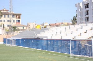 Nueva tribuna en Na Capellera