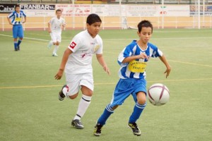 Foto del duelo entre la Penya Blanc i Blava y la Peña Deportiva.  L.H.