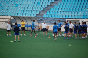 Pedraza dirigiendo su primer entrenamiento