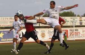 Jugada del partido, Foto Moises Copa, gentileza de Diario de Ibiza