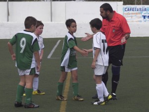 Roberto Bonnin poniéndo paz. Foto T. Garriga