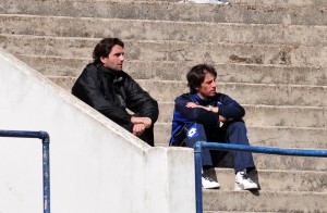 Diego y Llistó en la tribuna del estadio Balear. Foto Javi Nebot