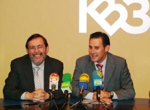 Vicenç Grande y Antoni Martorell, cuando renovaron el acuerdo de patrocinio en 2008.  Foto: T. Shimada