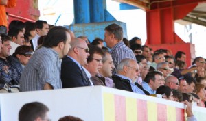 Miguel Bestard en el palco de Sa Pobla durante la presentación. Foto O. Riera.