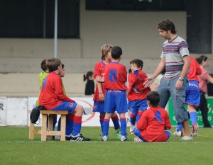 Miguel Ángel con los benjamines del Porreres