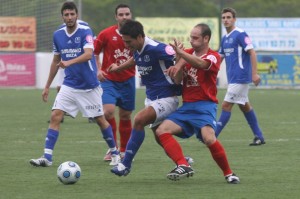 Jugada del partido Foto J.A. Riera