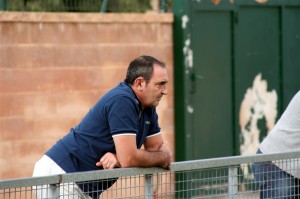 Jose coca viendo el partido Pla de Na Tesa - Murense Foto B.Vich