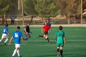 El presidente del Montaura, persiguiendo al arbitro por el campo.Fotos Coherge