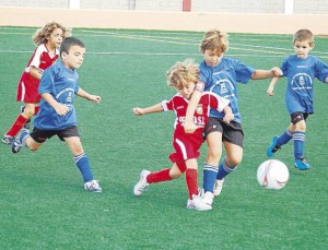 El Atlético Jesús B no pudo con la Penya Blanc i Blava B.  LUIS HERRERA