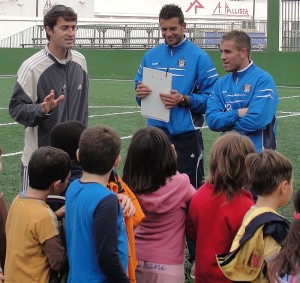 El Sporting Mahones con los niños