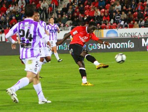 Keita Consigue el gol del Mallorca de fuerte disparo. Foto O. Riera
