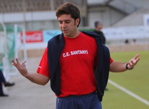 Miguel Ángel enfadado en el partido Santanyi frente al Alcudia