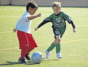 prebenjamines El Sant Jordi Atlètic no pudo hacer nada contra el Eivissa. LUIS HERRERA